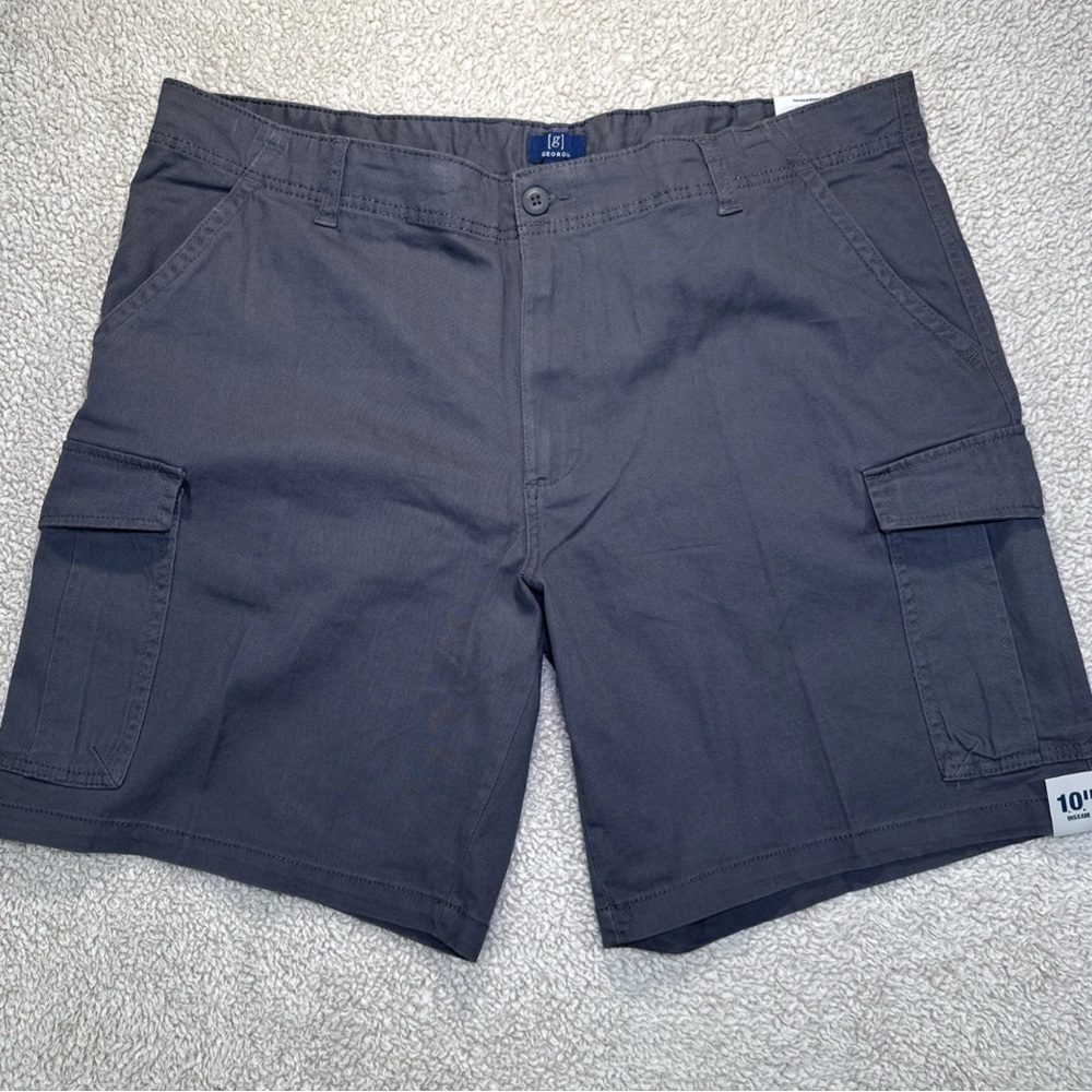 NWT Men's George At The Knee Cargo Shorts Size 42‎ Solid Gray 10" Inseam Classic